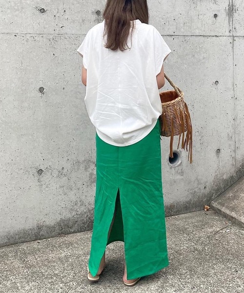 aquagarage（アクアガレージ）の「キーネックカットソー（Tシャツ/カットソー・レディース・アイボリー/チャコール/ブラック/グリーン・ONESIZE）」の11枚目の写真