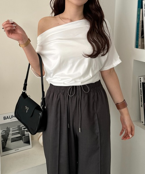 efill(エフィル)の「ハーフ オフショルダー ブラウス / カットソー(Tシャツ/カットソー・レディース・ホワイト/ブラック/イエロー・FREE)」の20枚目の写真