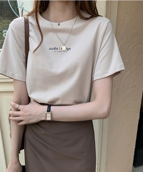 DAYRA(デイラ)の「配色 ロゴプリント クルーネック 半袖 Tシャツ(Tシャツ/カットソー・レディース・ホワイト/ピンク/ベージュ/ブルーグレー/ブラック・M/XL)」の4枚目の写真