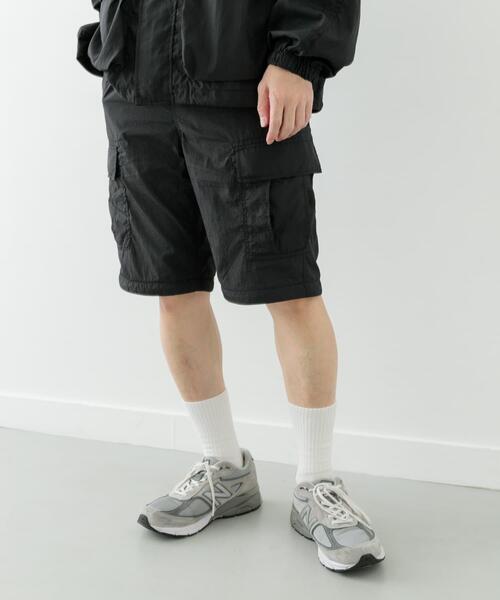 ITEMS URBANRESEARCH(アイテムズ アーバンリサーチ)の「『セットアップ対応』スーパーライトナイロン2wayカーゴパンツ(その他パンツ・メンズ・ブラック/チャコールグレー・MEDIUM/LARGE)」の4枚目の写真