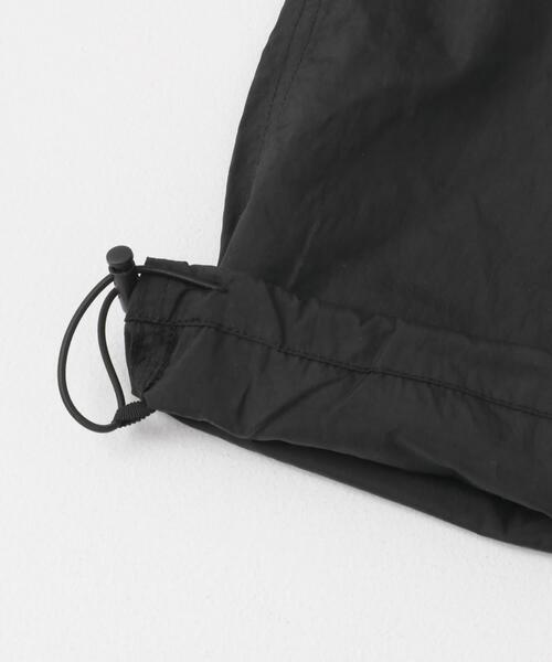 ITEMS URBANRESEARCH(アイテムズ アーバンリサーチ)の「『セットアップ対応』スーパーライトナイロン2wayカーゴパンツ(その他パンツ・メンズ・ブラック/チャコールグレー・MEDIUM/LARGE)」の13枚目の写真