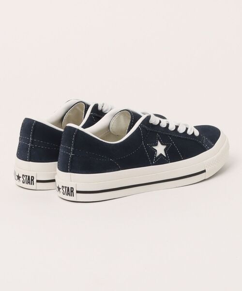 CONVERSE(コンバース)の「《CONVERSE》ONE STAR SUEDE(スニーカー・レディース・ブラック/ネイビー/ブラック×ブラック・27.0cm/28.0cm/23.5cm/24.0cm/24.5cm/25.0cm/25.5cm/26.0cm/27.5cm/23.0cm/26.5cm)」の4枚目の写真