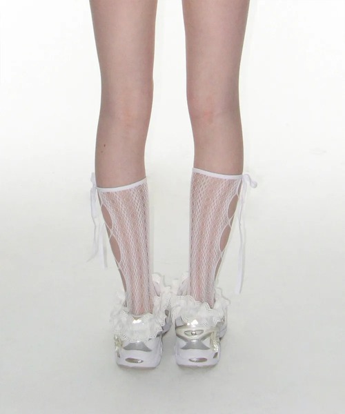 CRANK（クランク）の「A'GEM/9 × .kom 『CRANK/クランク』 COTTON FRILL SHOE COVER/コットンフリルシューカバー（シューズアクセサリー・レディース・ホワイト/ブラック・FREE）」の4枚目の写真