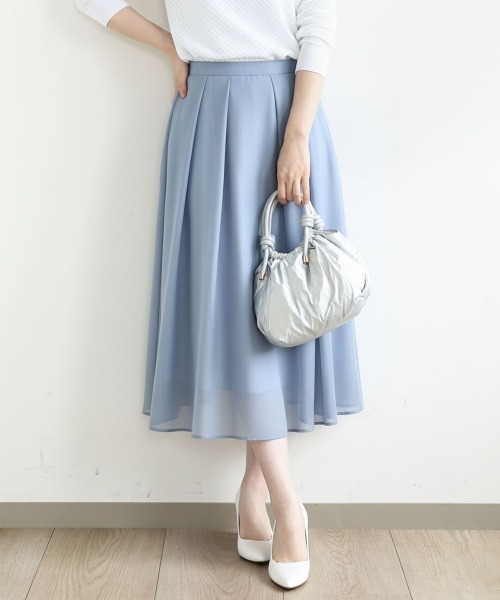 OFUON le MK（オフオンルエムケー）の「タックフレアーシアースカート/洗える（スカート・レディース・ライトグレー/ネイビー/ライトブルー・36/38/40）」の3枚目の写真