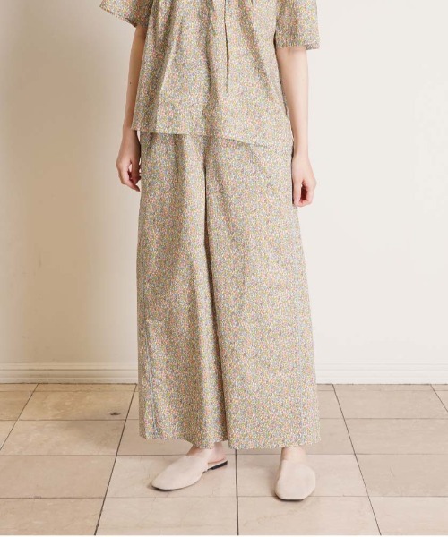 KID BLUE（キッドブルー）の「キッドブルー -２５ＬＩＢＥＲＴＹプリント -フルレングスボトムス -KOBP545 -kidblue（その他パンツ・レディース・ブラック/サックスブルー/アイボリー・M）」の4枚目の写真