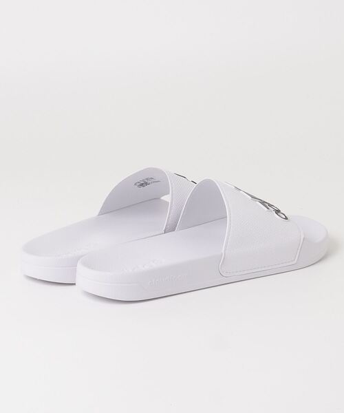 adidas(アディダス)の「アディダス adidas アディレッタ シャワー サンダル(サンダル・メンズ・ホワイト・23.5cm/24.5cm/25.5cm/26.5cm/27.5cm/28.5cm)」の2枚目の写真