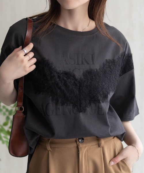 NAVY(ネイビー)の「NAVY レース使いプリントTシャツ(Tシャツ/カットソー・レディース・オフホワイト/チャコールグレー・M/L)」の2枚目の写真