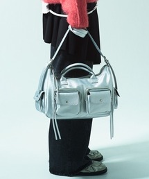 Camphor wood（カンファーウッド）の「faux leather multi pocket shoulder bag / フェイクレザーマルチポケットショルダーバッグ（ショルダーバッグ）」