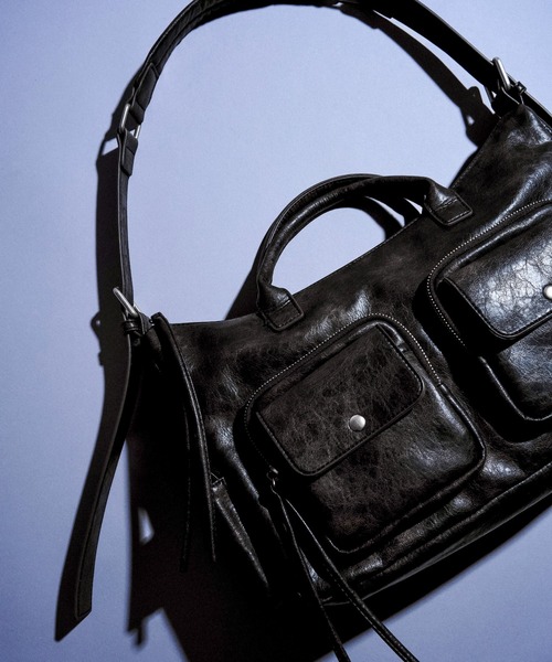 CAMPHORWOOD フェイクレザーマルチポケットショルダーバッグ Camphor wood ショルダーバッグ faux leather multi pocket shoulder