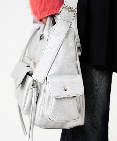 faux leather multi pocket shoulder bag / フェイクレザーマルチ