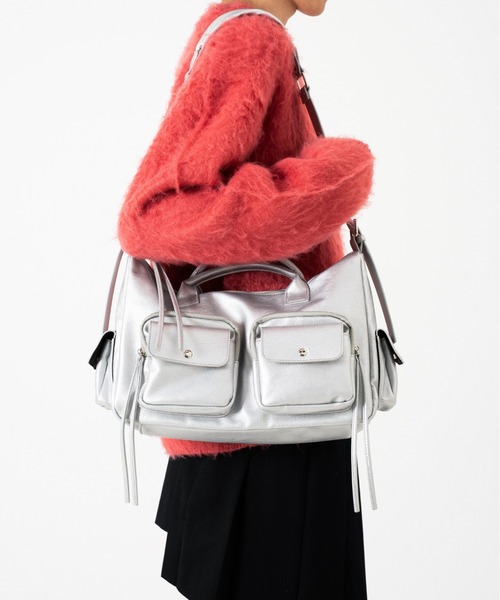 Camphor wood（カンファーウッド）の「faux leather multi pocket shoulder bag / フェイクレザーマルチポケットショルダーバッグ（ショルダーバッグ・メンズ・Black/シルバー・フリー）」の22枚目の写真