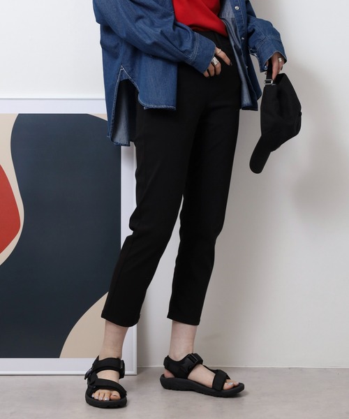 atONE(アットワン)の「接触冷感アンクル丈ストレッチパンツ(その他パンツ・レディース・ブルー/ブラック/サックスブルー/ベージュ・M/L/LL/3L)」の7枚目の写真