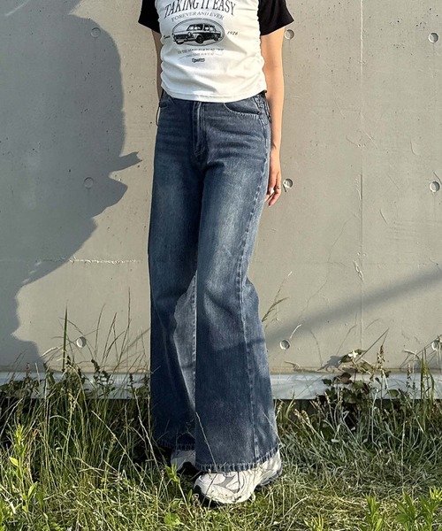 AS KNOW AS plus（アズノゥアズプラス）の「●スラリ見え フレアデニムパンツ（デニムパンツ・レディース・サックスブルー系/ブラック系/ブルー系・FREE）」の4枚目の写真