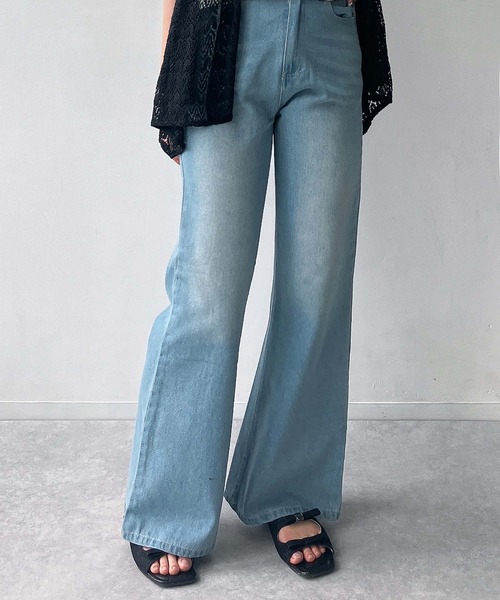 AS KNOW AS plus（アズノゥアズプラス）の「●スラリ見え フレアデニムパンツ（デニムパンツ・レディース・サックスブルー系/ブラック系/ブルー系・FREE）」の17枚目の写真