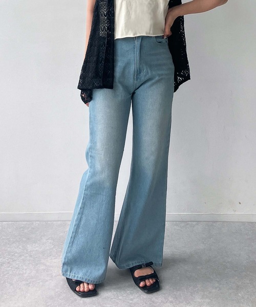 AS KNOW AS plus（アズノゥアズプラス）の「●スラリ見え フレアデニムパンツ（デニムパンツ・レディース・サックスブルー系/ブラック系/ブルー系・FREE）」の18枚目の写真