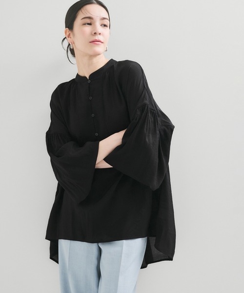 le cercle ADAM ET ROPE'(ルセルクルアダムエロペ)の「シアータックボリュームブラウス(シャツ/ブラウス・レディース・グリーン系その他/ブラック/ホワイト・FREE)」の3枚目の写真