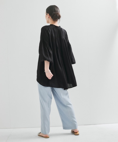 le cercle ADAM ET ROPE'(ルセルクルアダムエロペ)の「シアータックボリュームブラウス(シャツ/ブラウス・レディース・グリーン系その他/ブラック/ホワイト・FREE)」の18枚目の写真