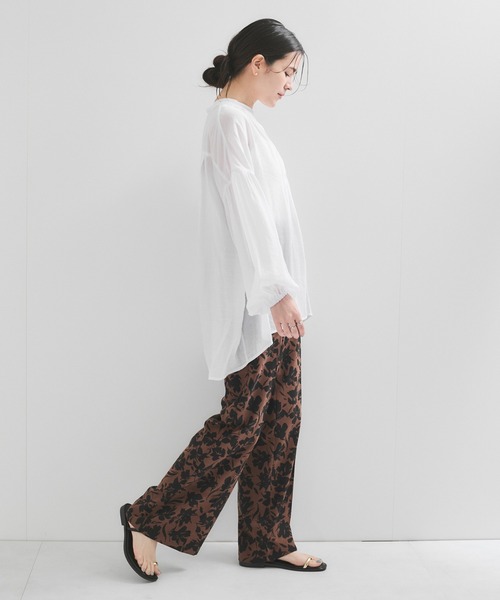 le cercle ADAM ET ROPE'(ルセルクルアダムエロペ)の「シアータックボリュームブラウス(シャツ/ブラウス・レディース・グリーン系その他/ブラック/ホワイト・FREE)」の20枚目の写真