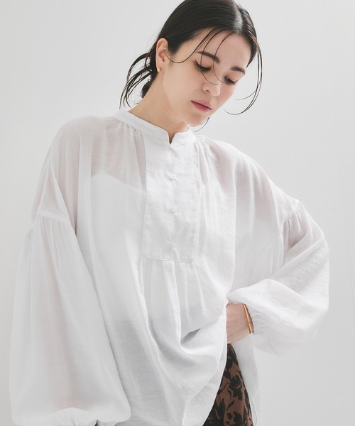 le cercle ADAM ET ROPE'(ルセルクルアダムエロペ)の「シアータックボリュームブラウス(シャツ/ブラウス・レディース・グリーン系その他/ブラック/ホワイト・FREE)」の11枚目の写真
