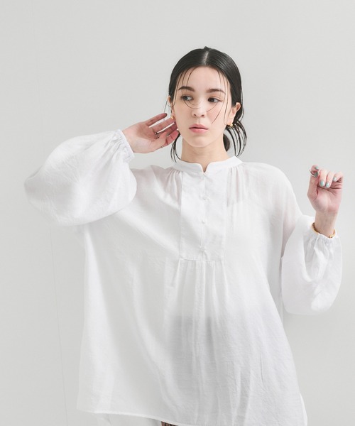 le cercle ADAM ET ROPE'(ルセルクルアダムエロペ)の「シアータックボリュームブラウス(シャツ/ブラウス・レディース・グリーン系その他/ブラック/ホワイト・FREE)」の12枚目の写真