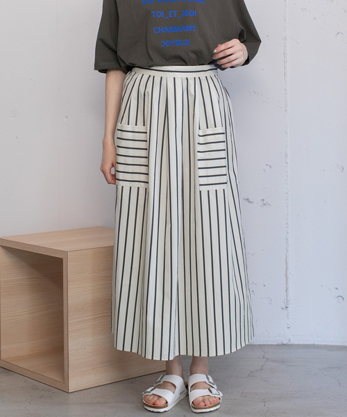 POU DOU DOU（プードゥドゥ）の「ストライプアウトポケットタックスカート（スカート・レディース・ベージュ/ブルー/アイボリー・M）」の2枚目の写真