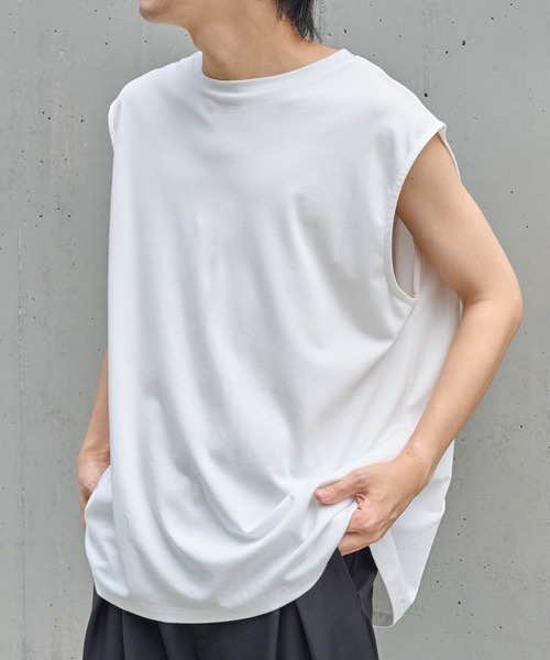 COLONY 2139(コロニートゥーワンスリーナイン)の「スマート変形ノースリーブT(Tシャツ/カットソー・メンズ・ブラック/ホワイト・MEDIUM/LARGE)」の2枚目の写真