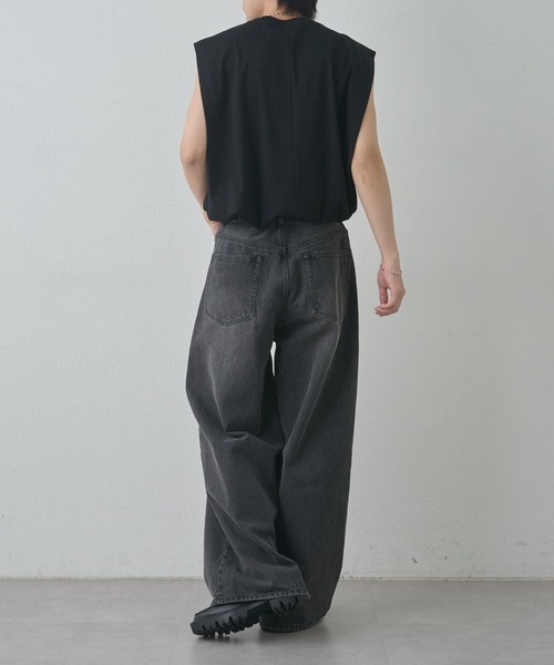 COLONY 2139(コロニートゥーワンスリーナイン)の「スマート変形ノースリーブT(Tシャツ/カットソー・メンズ・ブラック/ホワイト・MEDIUM/LARGE)」の17枚目の写真