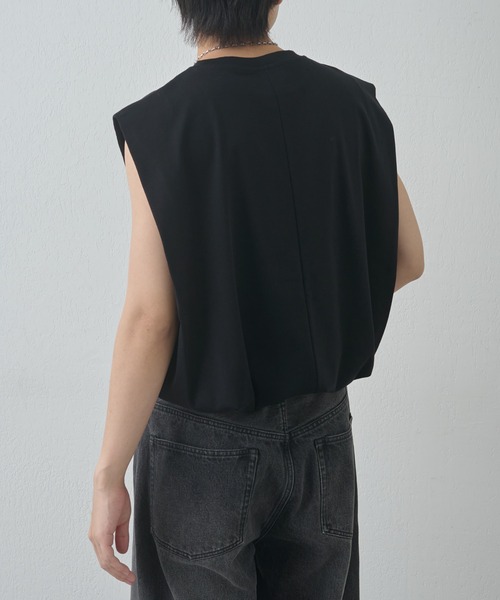 COLONY 2139(コロニートゥーワンスリーナイン)の「スマート変形ノースリーブT(Tシャツ/カットソー・メンズ・ブラック/ホワイト・MEDIUM/LARGE)」の9枚目の写真