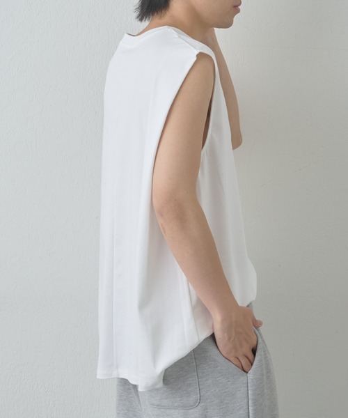 COLONY 2139(コロニートゥーワンスリーナイン)の「スマート変形ノースリーブT(Tシャツ/カットソー・メンズ・ブラック/ホワイト・MEDIUM/LARGE)」の6枚目の写真