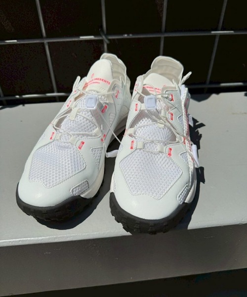 Scrap Book（スクラップブック）の「【MAISON MAVERICK PRESENTS】Easy Strap Track Sneakers（スニーカー・レディース・ブルー/ブラック/ホワイト・23.5/24）」の6枚目の写真