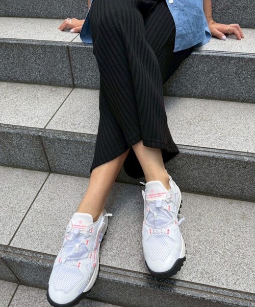 Scrap Book（スクラップブック）の「【MAISON MAVERICK PRESENTS】Easy Strap Track Sneakers（スニーカー・レディース・ブルー/ブラック/ホワイト・23.5/24）」の4枚目の写真