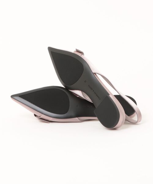 CHARLES & KEITH(チャールズ & キース)の「サテン クリスタルバックルスリングバックフラット(パンプス・レディース・スモークピンク/ブラック系その他2・22.5cm/23cm/23.5cm/24.5cm/25cm/25.5cm)」の13枚目の写真