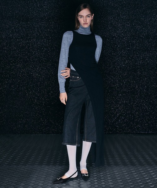 CHARLES & KEITH(チャールズ & キース)の「サテン クリスタルバックルスリングバックフラット(パンプス・レディース・スモークピンク/ブラック系その他2・22.5cm/23cm/23.5cm/24.5cm/25cm/25.5cm)」の17枚目の写真