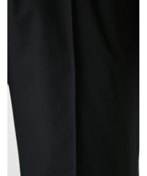 AOURE(アウール)の「CREPE WEAVE SETUP PANTS(スラックス・メンズ・ライトベージュ/ブラック・MEDIUM/LARGE/X-LARGE)」の16枚目の写真