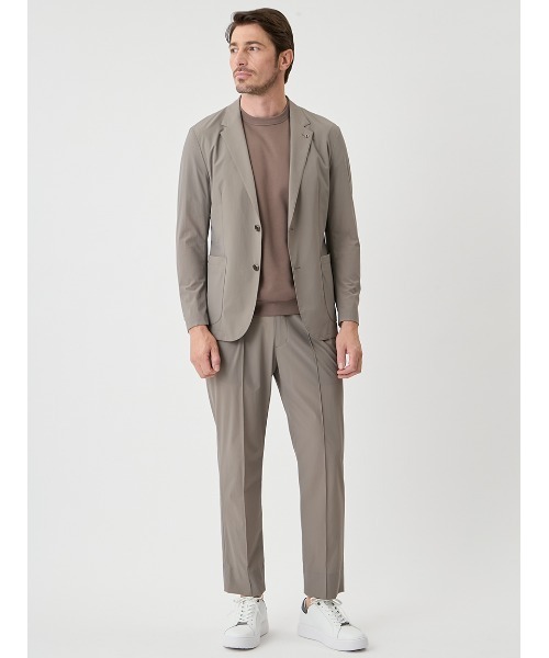 AOURE(アウール)の「CREPE WEAVE SETUP PANTS(スラックス・メンズ・ライトベージュ/ブラック・MEDIUM/LARGE/X-LARGE)」の9枚目の写真