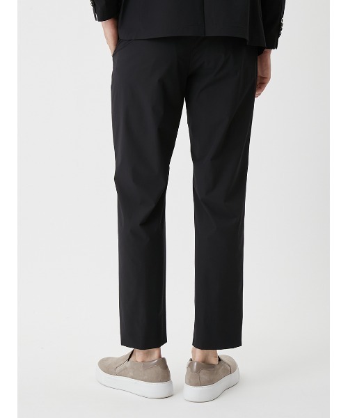 AOURE(アウール)の「CREPE WEAVE SETUP PANTS(スラックス・メンズ・ライトベージュ/ブラック・MEDIUM/LARGE/X-LARGE)」の11枚目の写真