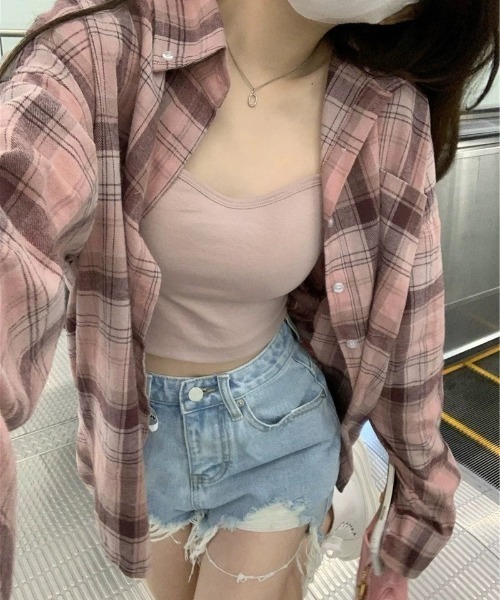 LADY LIKE（レディライク）の「ゆったりチェックネルシャツ（シャツ/ブラウス・レディース・ベージュ/ピンク/ブルー/ネイビー/ブラック・M）」の5枚目の写真