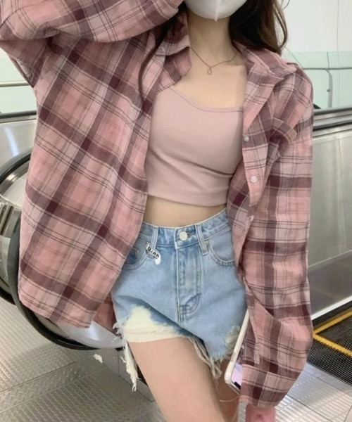 LADY LIKE（レディライク）の「ゆったりチェックネルシャツ（シャツ/ブラウス・レディース・ベージュ/ピンク/ブルー/ネイビー/ブラック・M）」の15枚目の写真