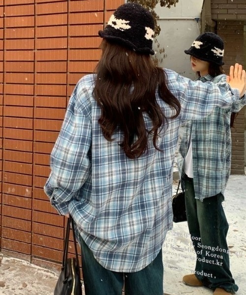 LADY LIKE（レディライク）の「ゆったりチェックネルシャツ（シャツ/ブラウス・レディース・ベージュ/ピンク/ブルー/ネイビー/ブラック・M）」の22枚目の写真