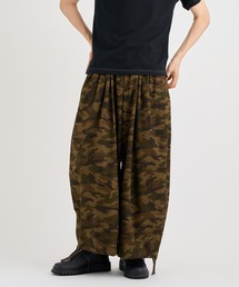 【KHOKI / コッキ】Gatther-detail camouflage pants