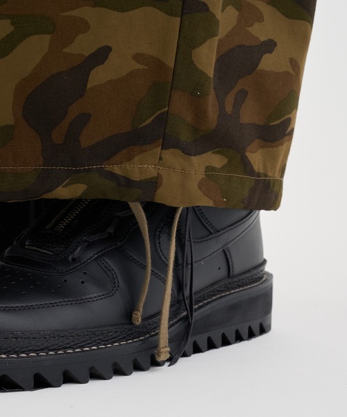 KHOKI / コッキ】Gatther-detail camouflage pants（その他パンツ