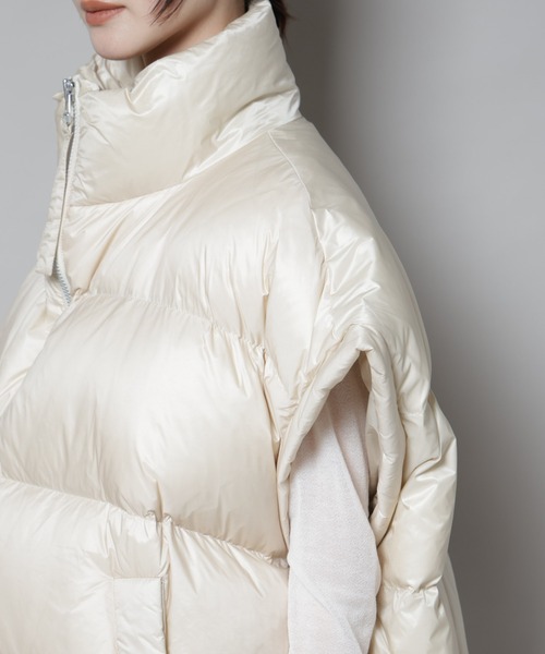 upperhights（アッパーハイツ）の「upper hights/Chur BEIGE（ダウンベスト・レディース・ベージュ・1）」の13枚目の写真