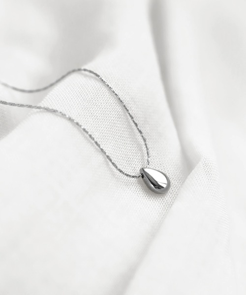 ANEMONE(アネモネ)の「【ステンレス】メタルドロップネックレス(ネックレス・レディース・ゴールド/シルバー・FREE)」の2枚目の写真