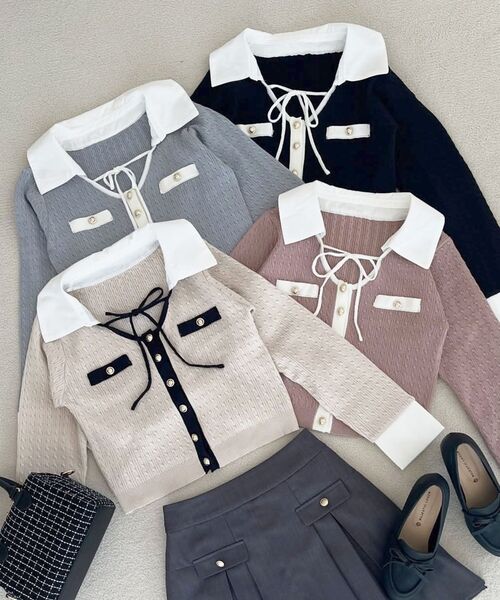 MAJESTIC LEGON（マジェスティックレゴン）の「デコルテオープンバイカラー襟ニット（ニット/セーター・レディース・ライトグレー/ブラック/ピンクベージュ/アイボリー/ボルドー・MEDIUM）」の2枚目の写真