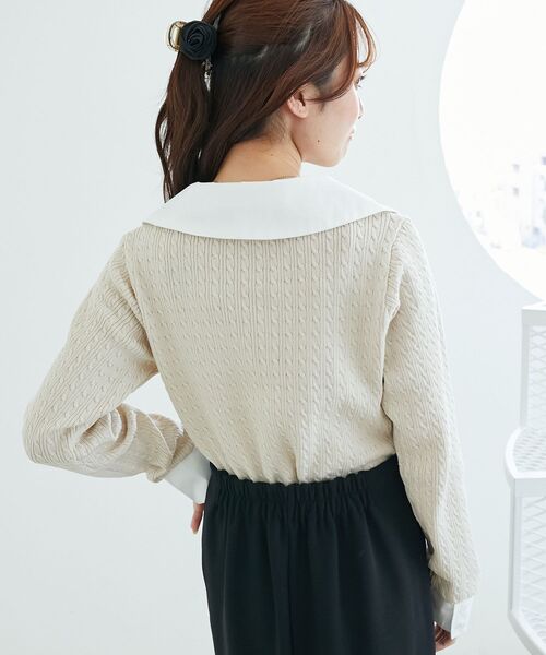 MAJESTIC LEGON（マジェスティックレゴン）の「デコルテオープンバイカラー襟ニット（ニット/セーター・レディース・ライトグレー/ブラック/ピンクベージュ/アイボリー/ボルドー・MEDIUM）」の13枚目の写真