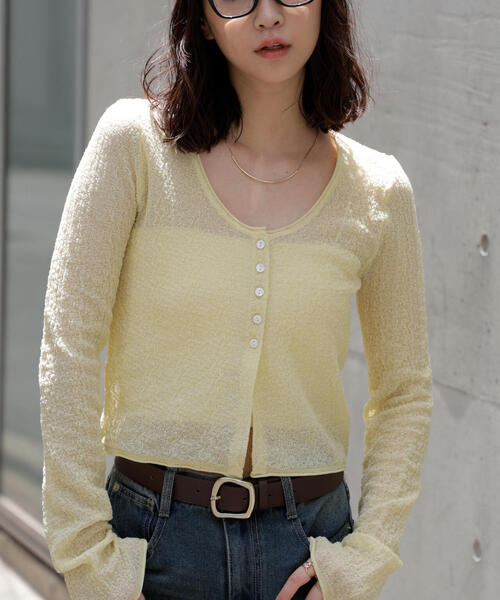 FREE'S MART(フリーズマート)の「シアーラウンドネックニットカーディガン(カーディガン/ボレロ・レディース・ホワイト/イエロー/ボルドー・FREE)」の2枚目の写真