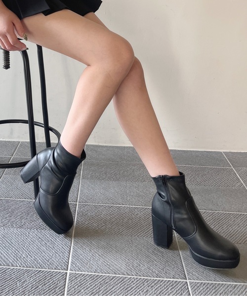 one way（ワンウェイ）の「ストレッチショートブーツ（ブーツ・レディース・アイボリー/ブラック/ブラック系その他・SMALL/MEDIUM/LARGE）」の9枚目の写真