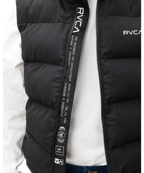 RVCA(ルーカ)の「【RVCA/ルーカ】24AW RVCA PUFFER VEST/ルーカドローコード付きエコダウンベスト(ダウンベスト・メンズ・ダークカーキ/ホワイト/ブラック・MEDIUM/SMALL)」の6枚目の写真