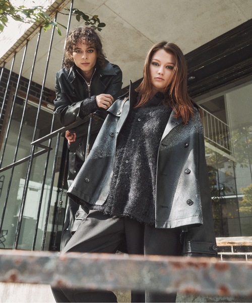 CASPER JOHN（キャスパージョン）の「Back pleats PU short trench