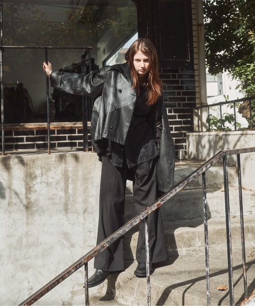 CASPER JOHN（キャスパージョン）の「Back pleats PU short trench coat/バックプリーツPUショートトレンチコート（トレンチコート・メンズ・ブラック/ブラック系・LARGE/MEDIUM/SMALL/X-SMALL）」の7枚目の写真